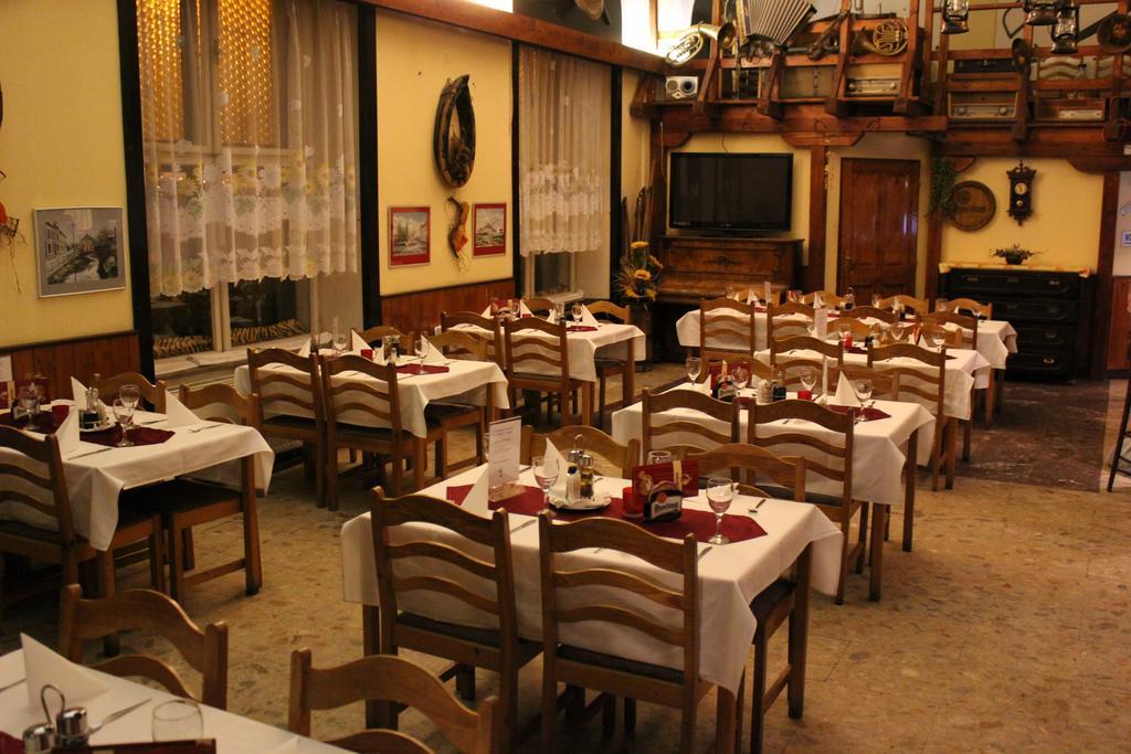 Hotel Max Simek Ostrava Extérieur photo
