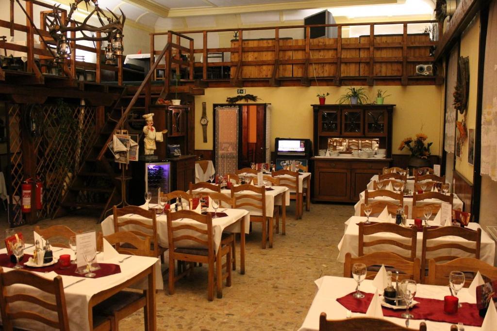 Hotel Max Simek Ostrava Extérieur photo