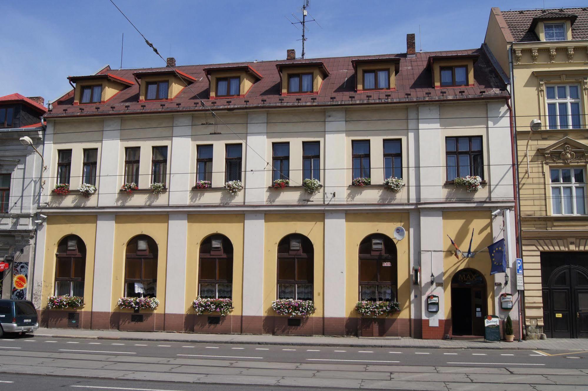 Hotel Max Simek Ostrava Extérieur photo